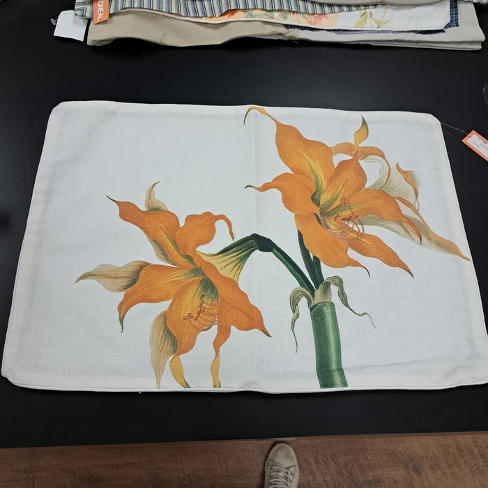 Botanical Lily Pillow - 17" x 24"