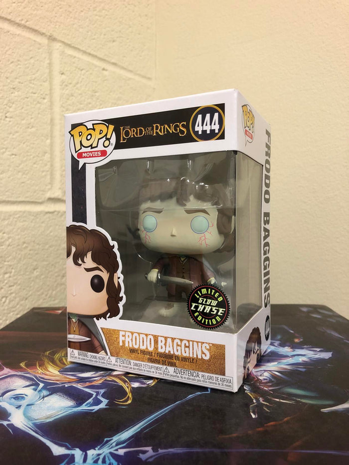 Funko POP! Movies Lord of the Rings FRODO BAGGINS Chase GITD #444 w/ Protector