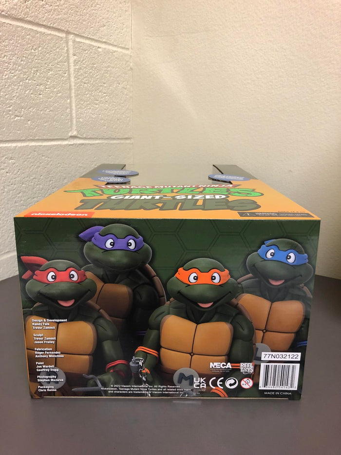 NECA TMNT Cartoon Giant Size LEONARDO Action Figure 1/4 Scale