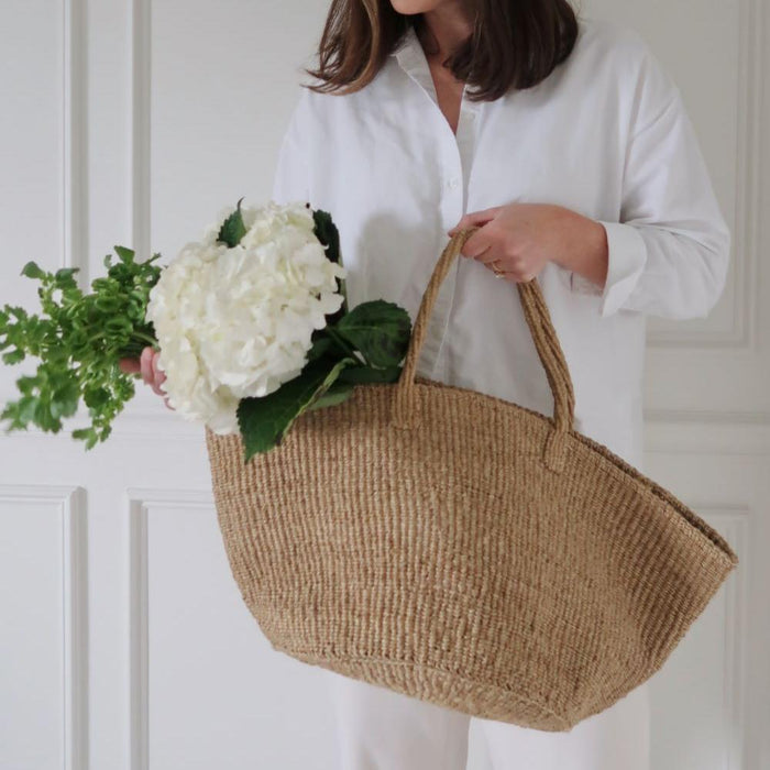 Sag Harbor Sisal Tote with white flowers - Amelia Styles